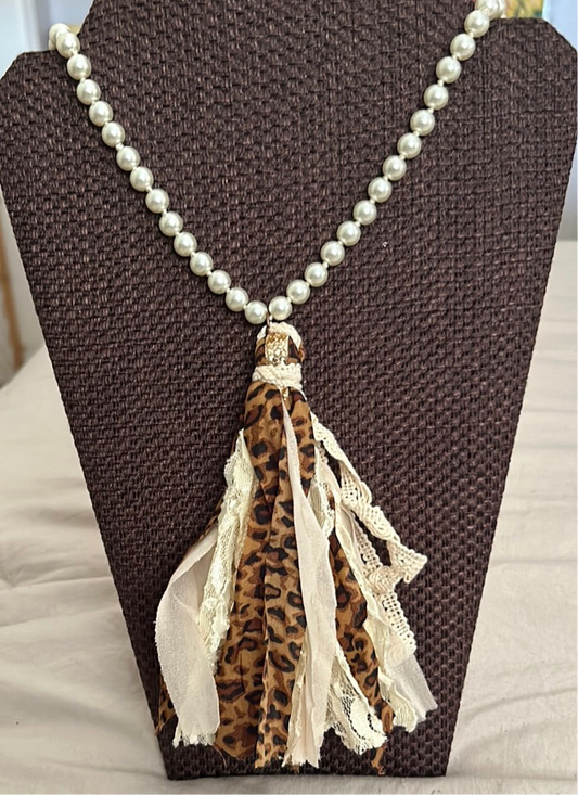 Pearl Roar Necklace