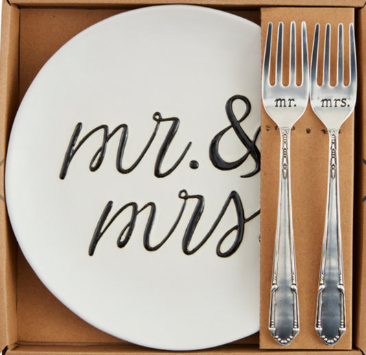 Mr and Mrs Cake Plate Set