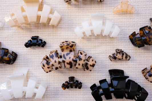 Assorted classic teletie claw clip.