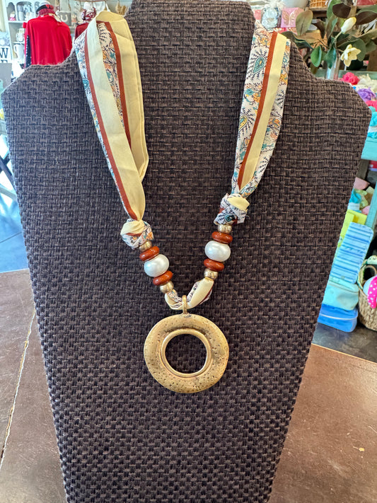 Hammered Circle Pendent Scarf Necklace