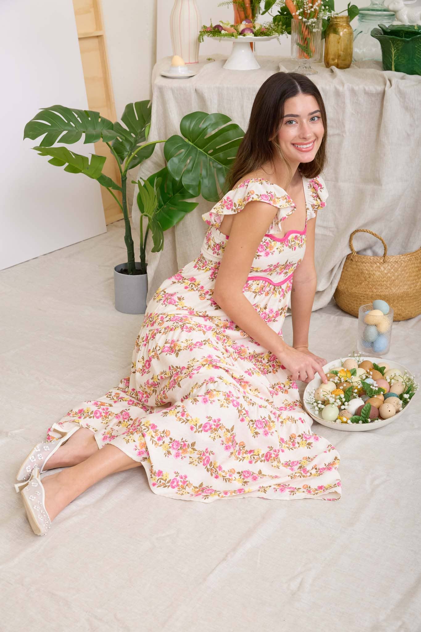 WAVY FLORA PATTERN SLEEVELESS TIERED MIDI DRESS