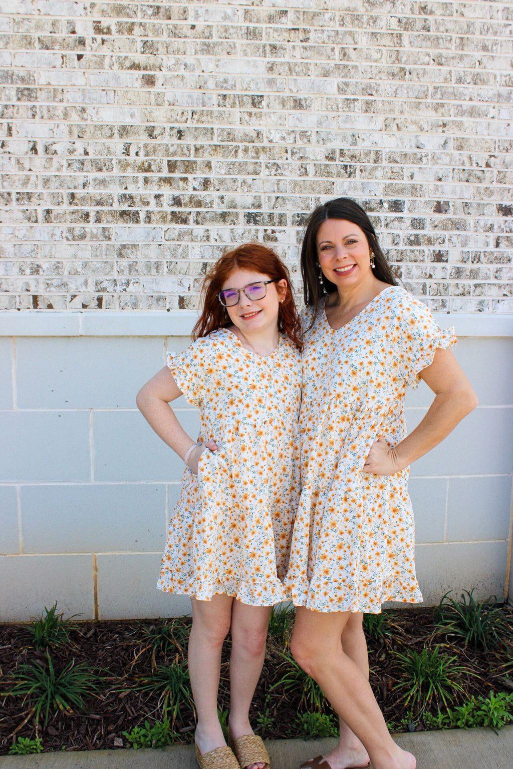 Womens V-Neck Ruffle Short Sleeve Tiered Floral Dress