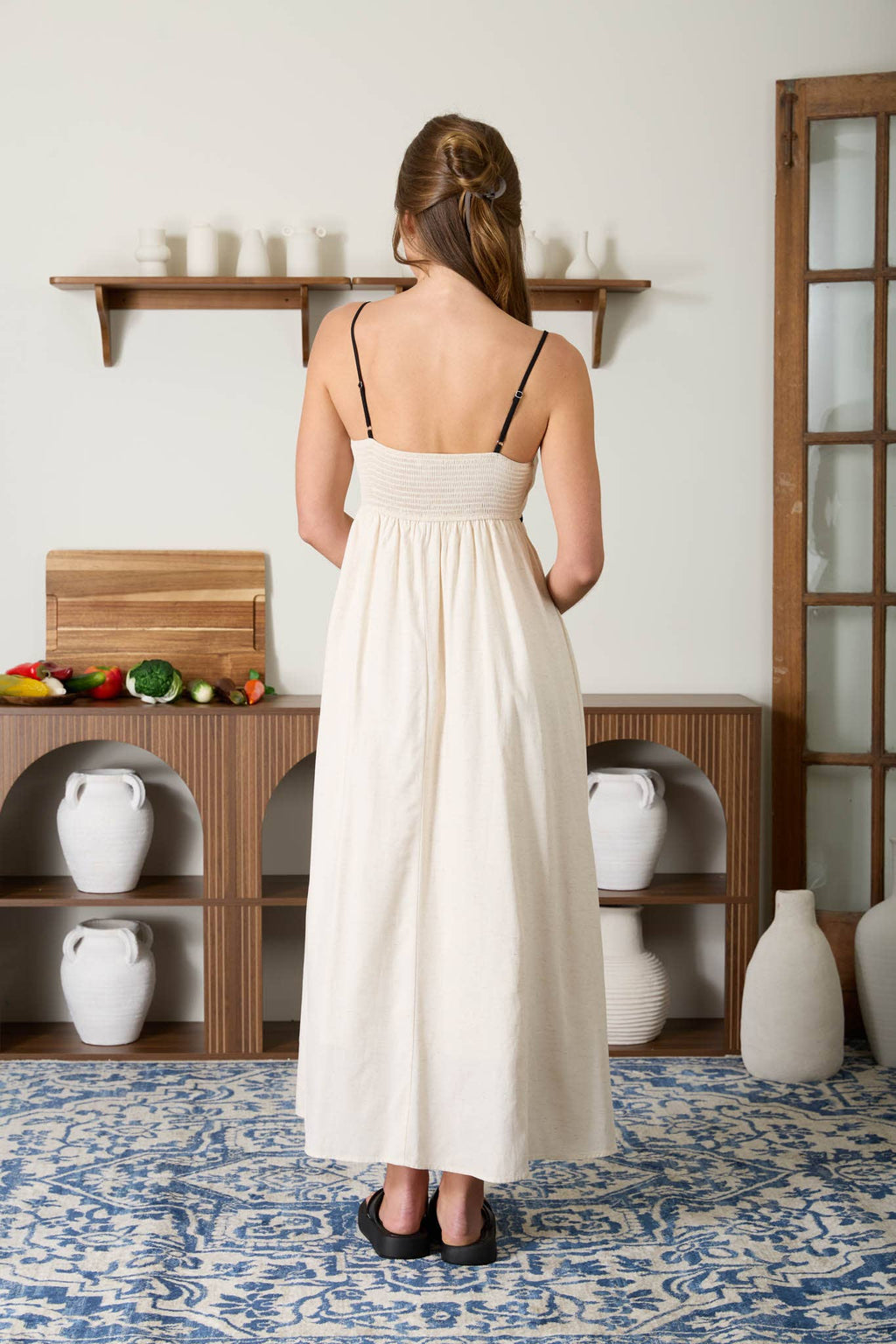 CONTRAST TRIM SPAGHETTI EMPIRE WAIST MIDI DRESS