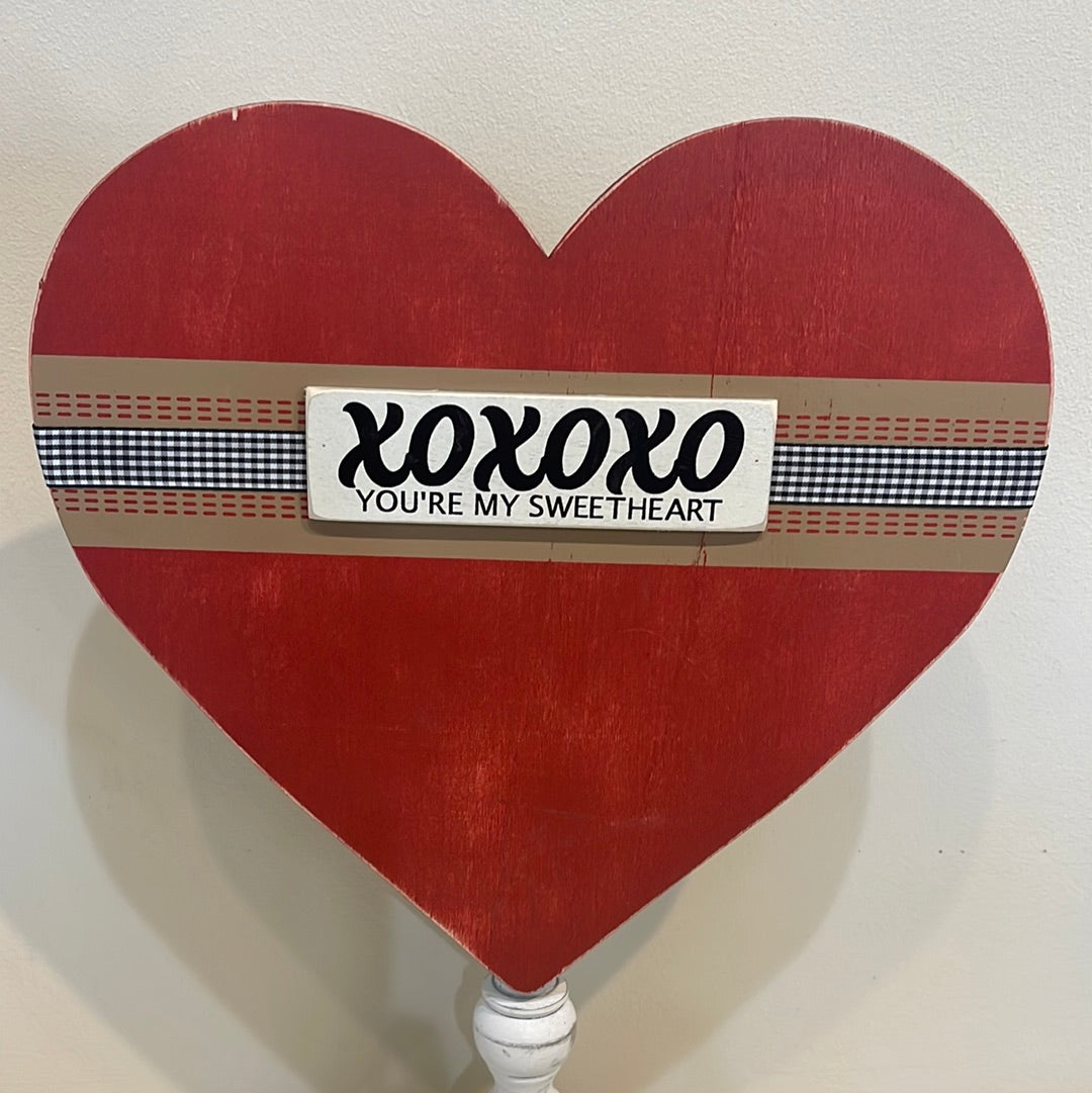 XOXOXO Red Heart topper for welcome sign.