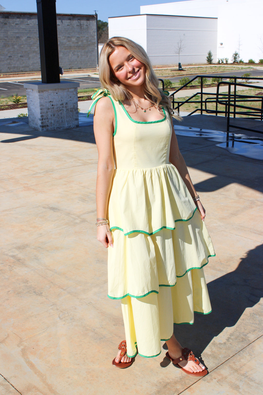 CONTRAST BINDING TIERED MIDI DRESS
