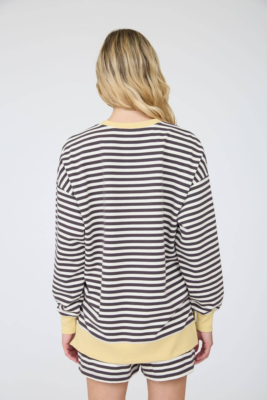 J.O.A - STRIPED BOXY LONG SLEEVE CONTRAST KNIT TOP