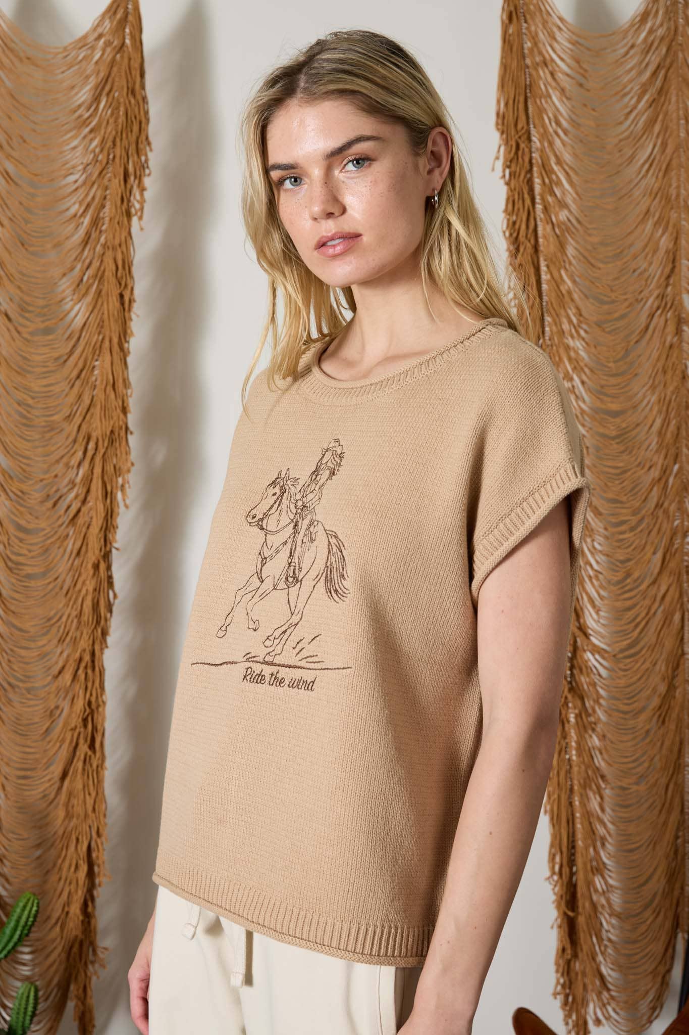 J.O.A - WESTERN EMBROIDERY SHORT SLEEVE KNIT SWEATER