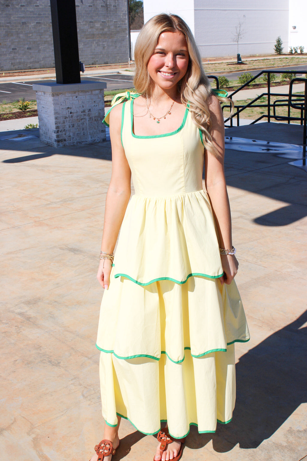 CONTRAST BINDING TIERED MIDI DRESS
