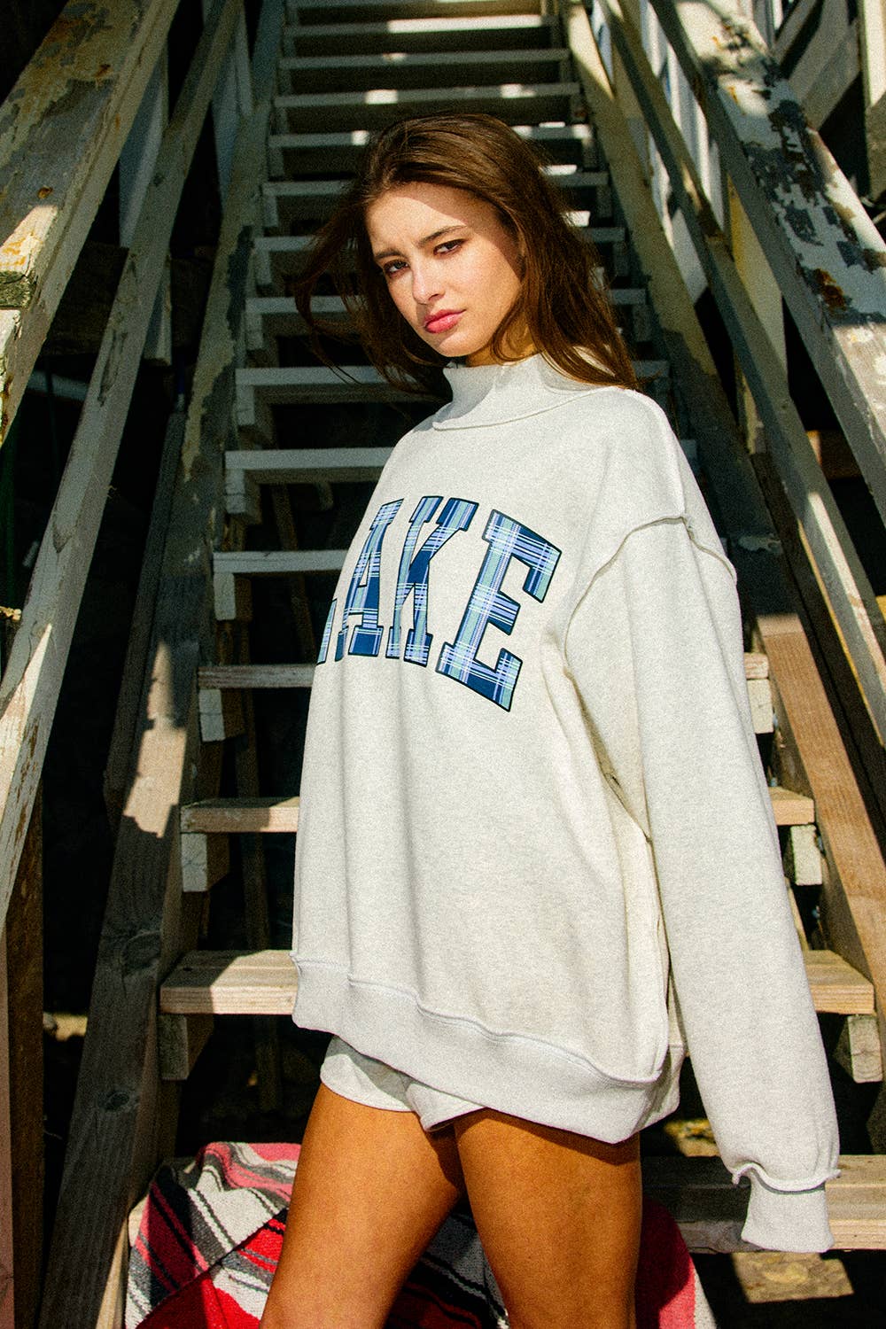 'LAKE & MOUNTAIN' Mock-neck