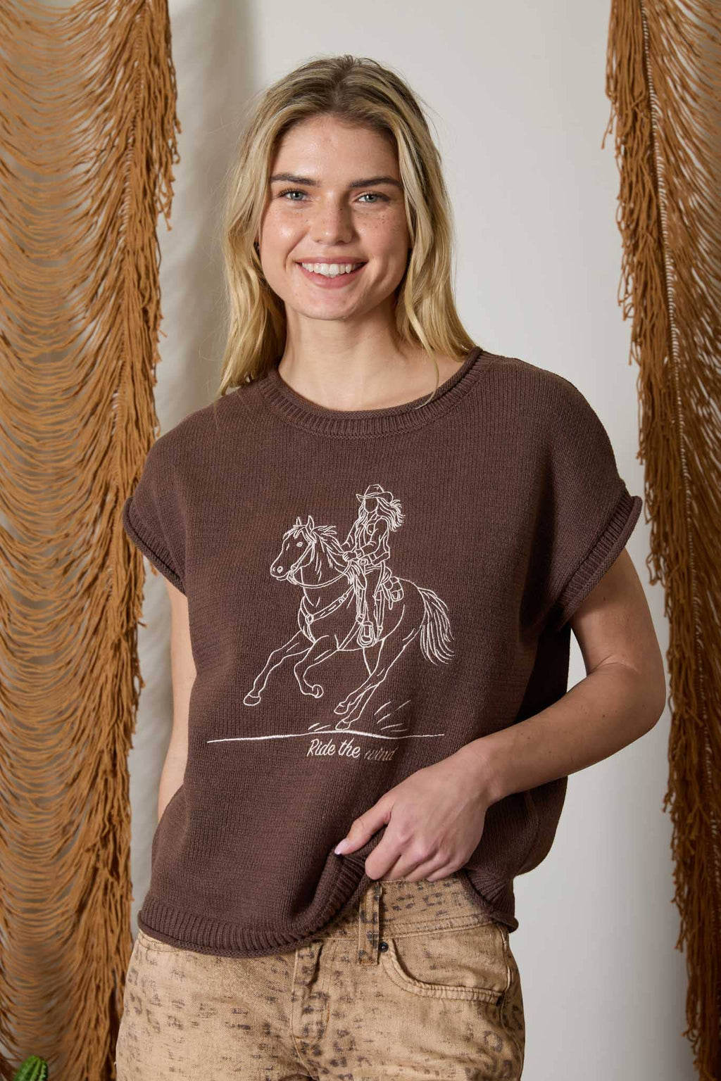 J.O.A - WESTERN EMBROIDERY SHORT SLEEVE KNIT SWEATER