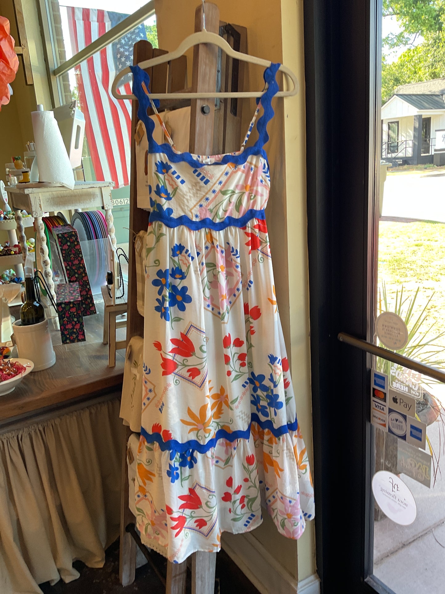 Floral Pattern Wavy Detail Sleeveless Midi Dress