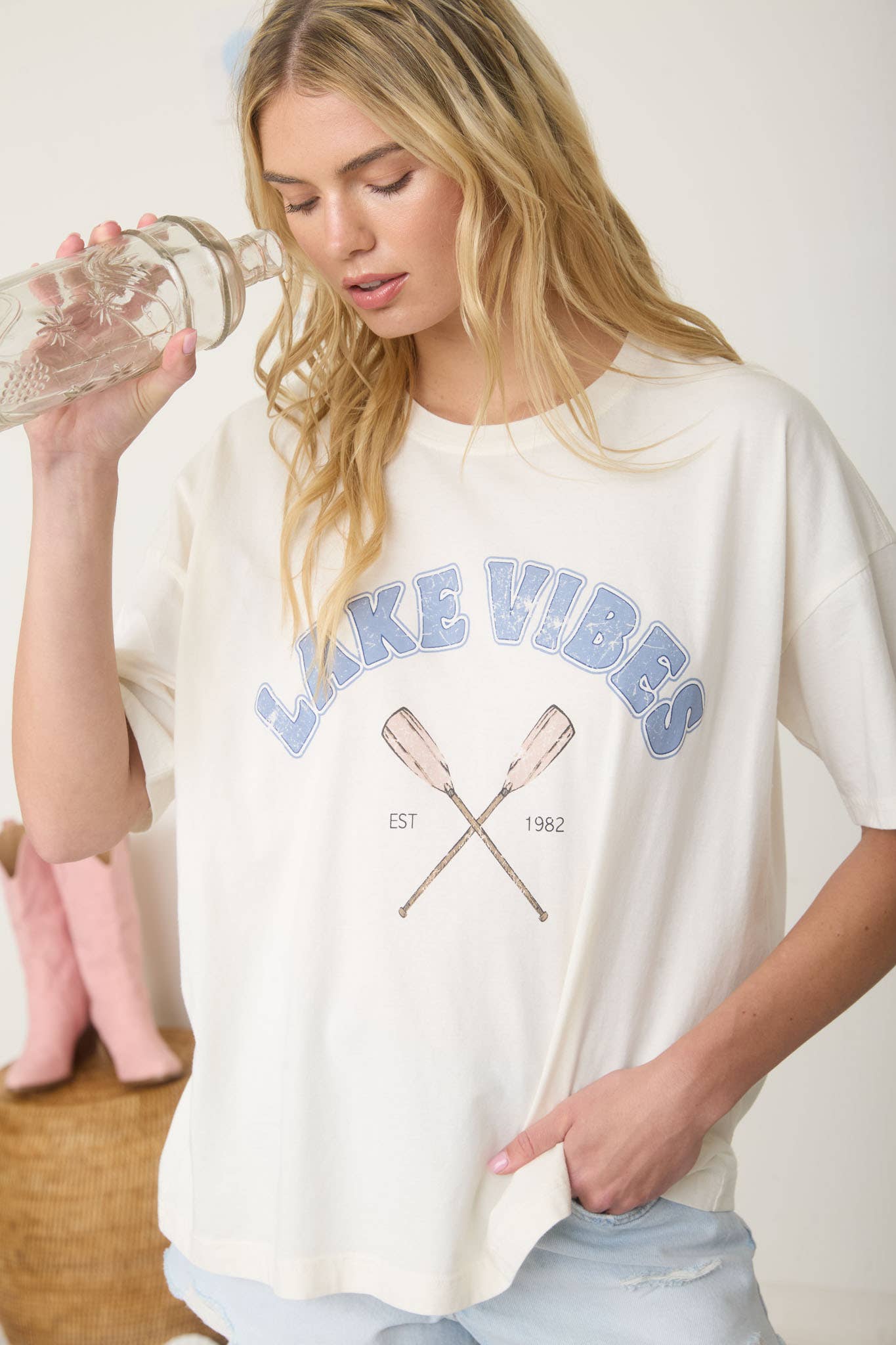 LAKE VIBES SHORT SLEEVE KNIT GRAPHIC T-SHIRT