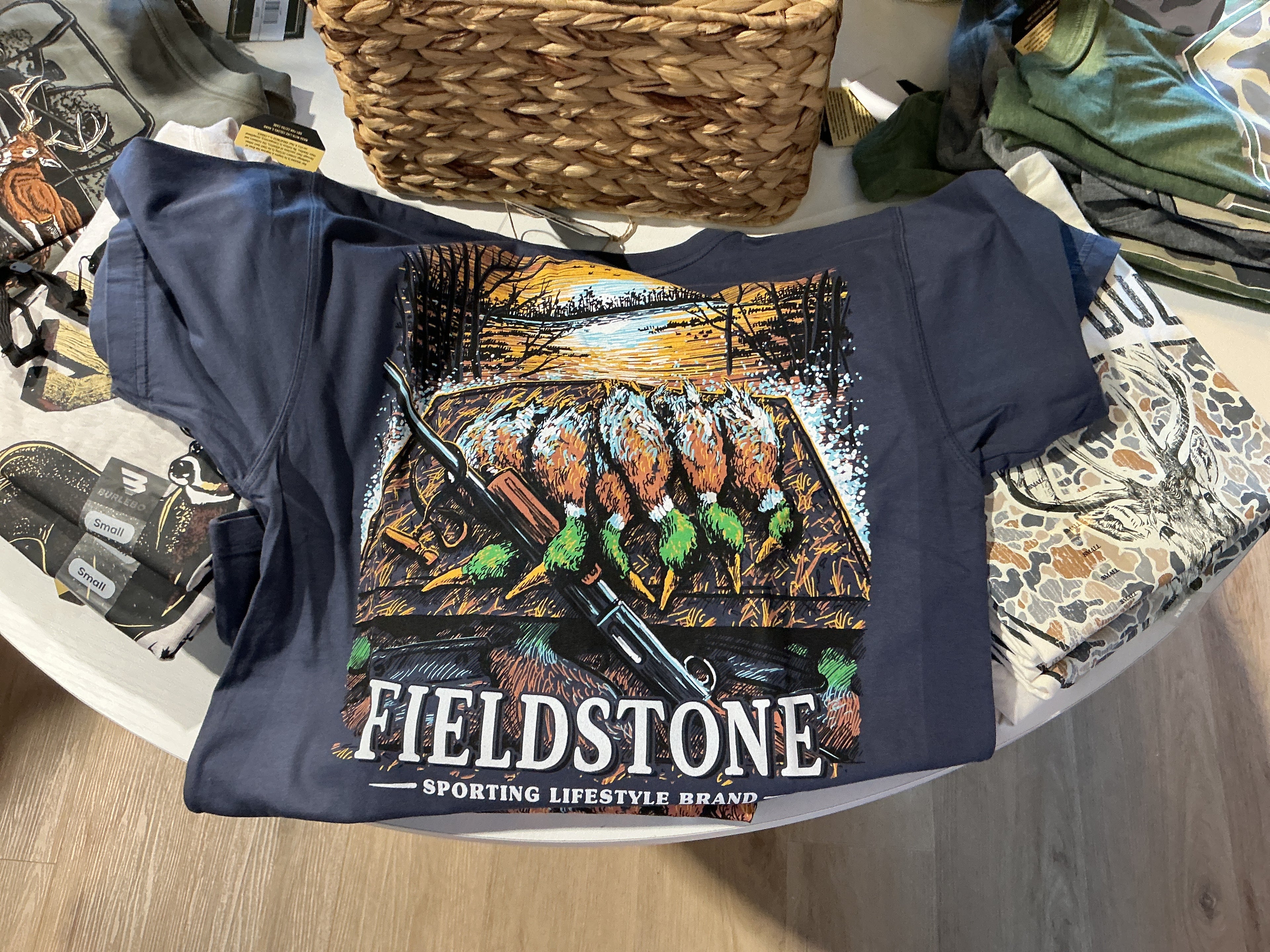 Field and stone men’s t-shirt anchor slate