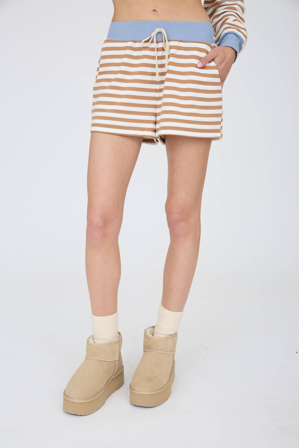 J.O.A - STRIPED CONTRAST RIBBED WAIST KNIT SHORTS