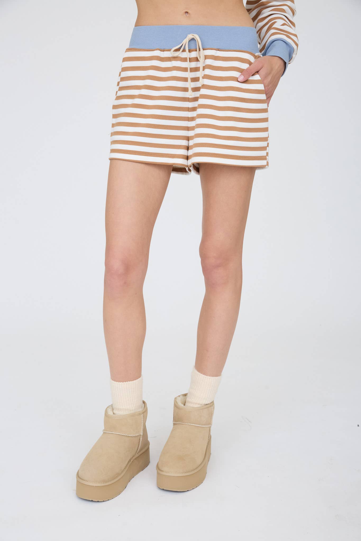 J.O.A - STRIPED CONTRAST RIBBED WAIST KNIT SHORTS