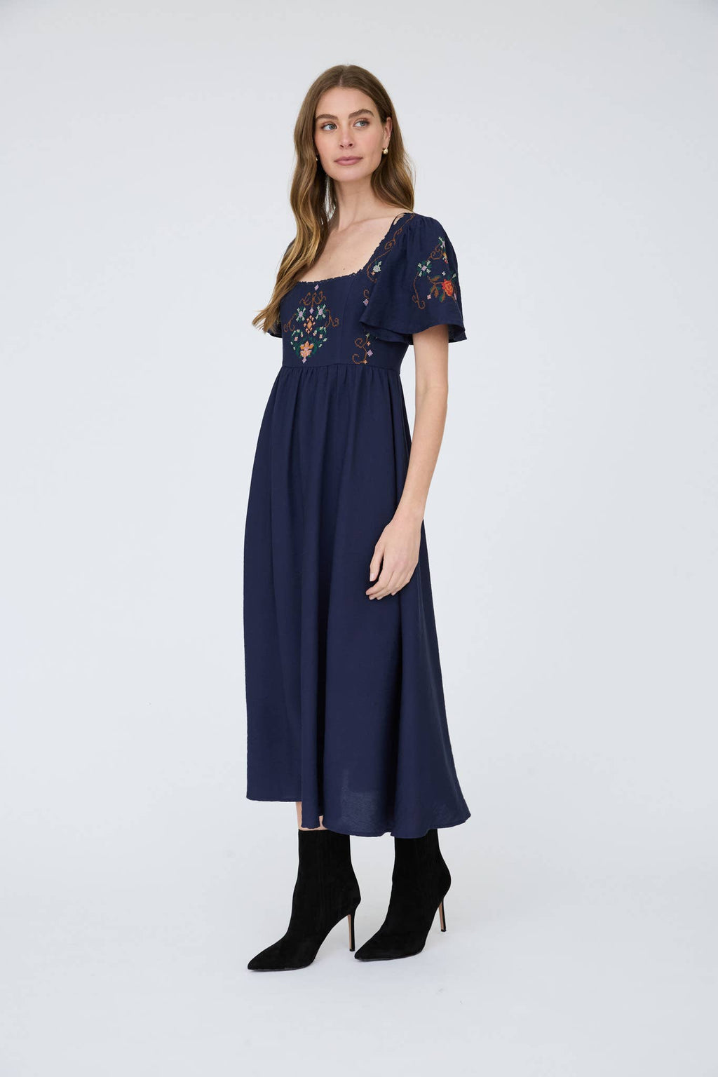 Blu Pepper - EMBROIDERY DETAIL BELL SLEEVE MIDI DRESS