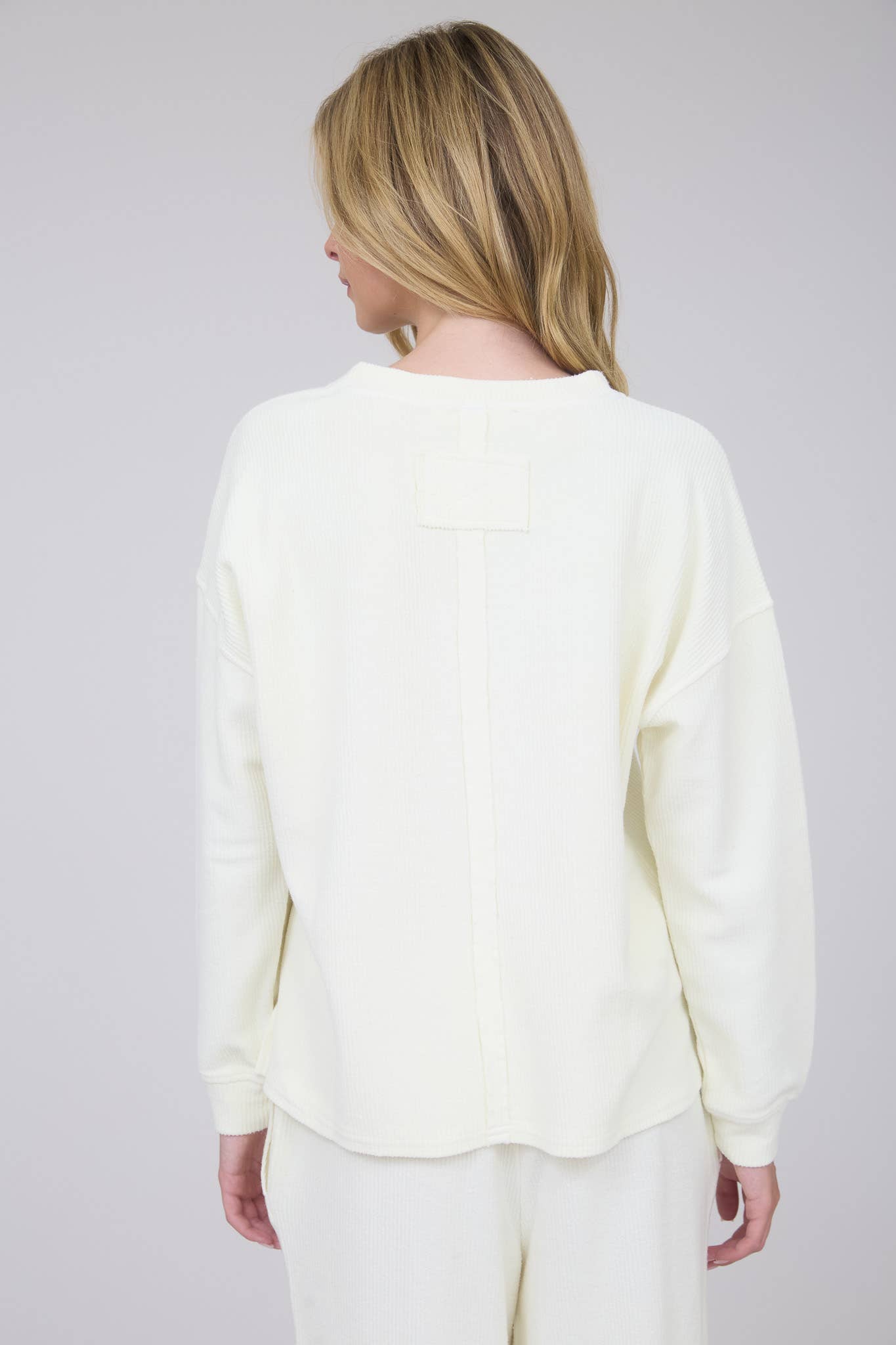 J.O.A - WASHED POCKET DETAIL LONG SLEEVE RIB KNIT TOP