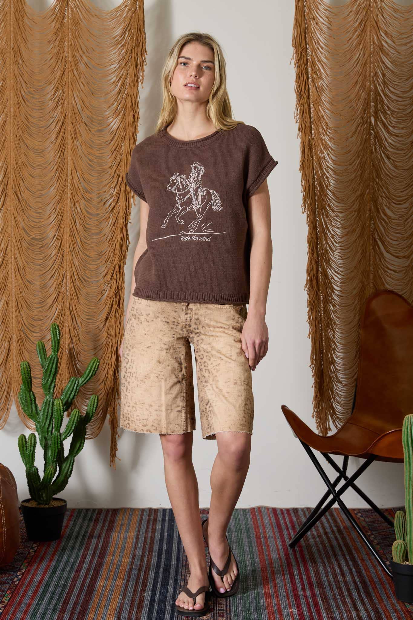 J.O.A - WESTERN EMBROIDERY SHORT SLEEVE KNIT SWEATER
