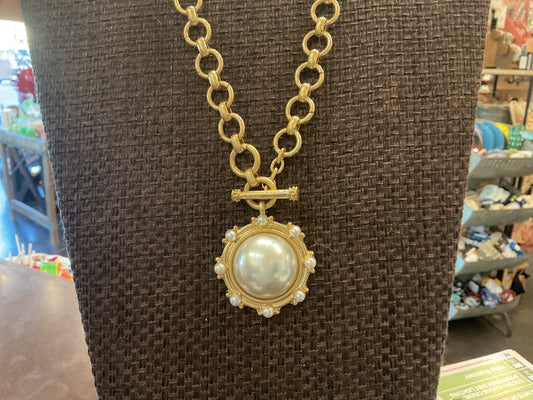 Dome Shape Pearl Necklace