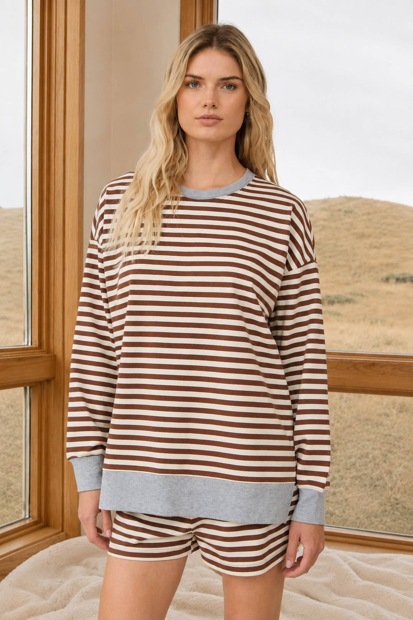 J.O.A - STRIPED BOXY LONG SLEEVE CONTRAST KNIT TOP