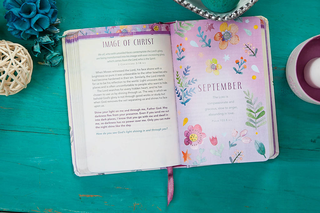 BroadStreet Publishing Group, LLC - Amazing Grace (Yearlong Devotional, Linen-bound Hardcover)