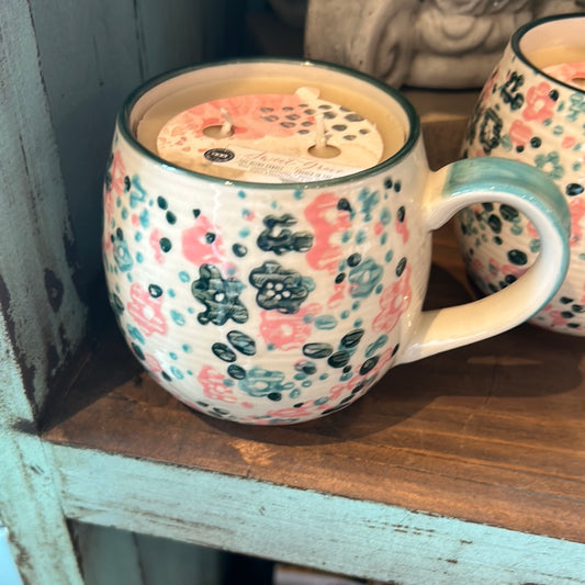 Candle in a usable mug.