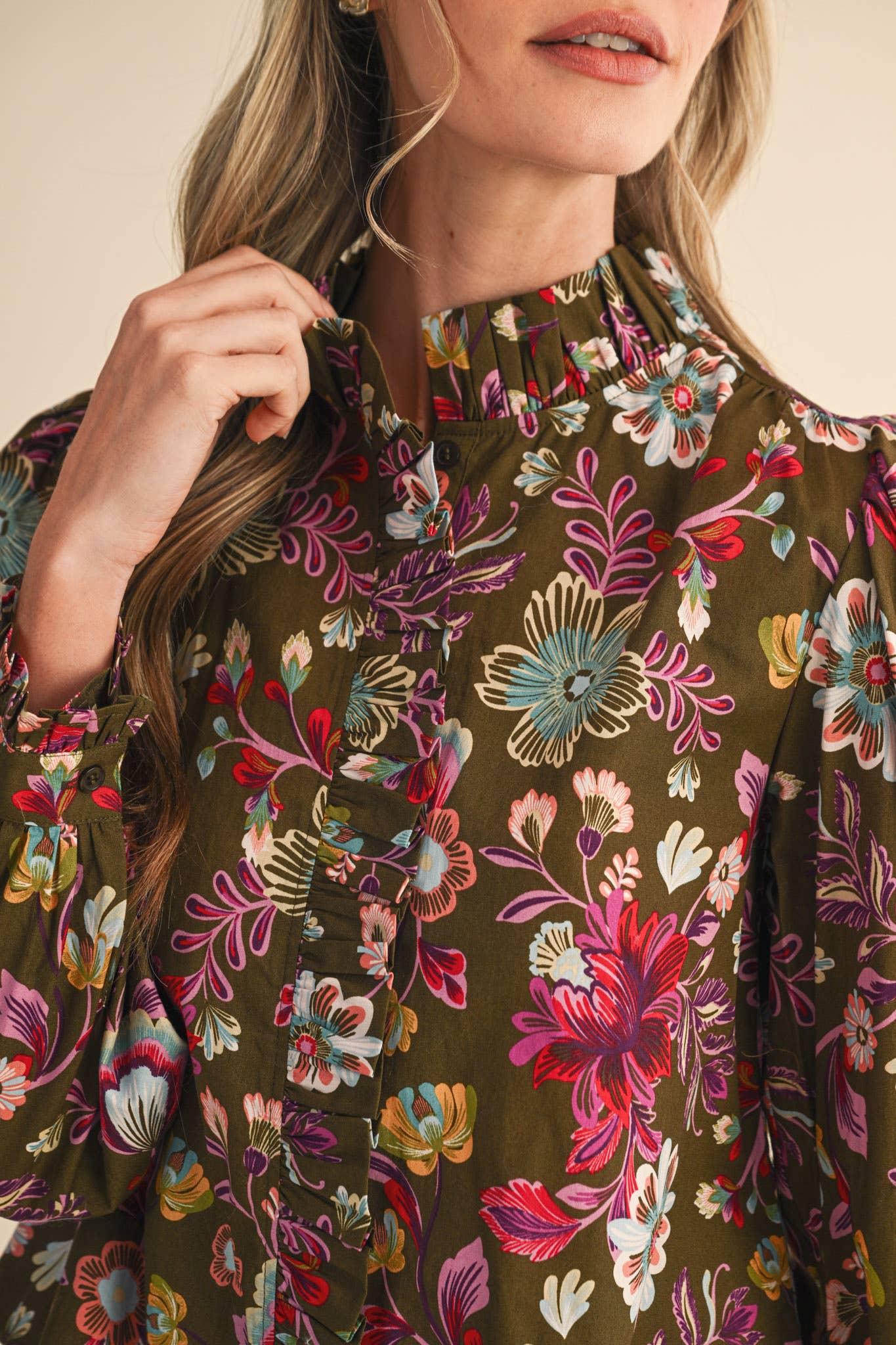 EXCLUSIVE FLORAL PRINT RUFFLED BUTTON DOWN TOP