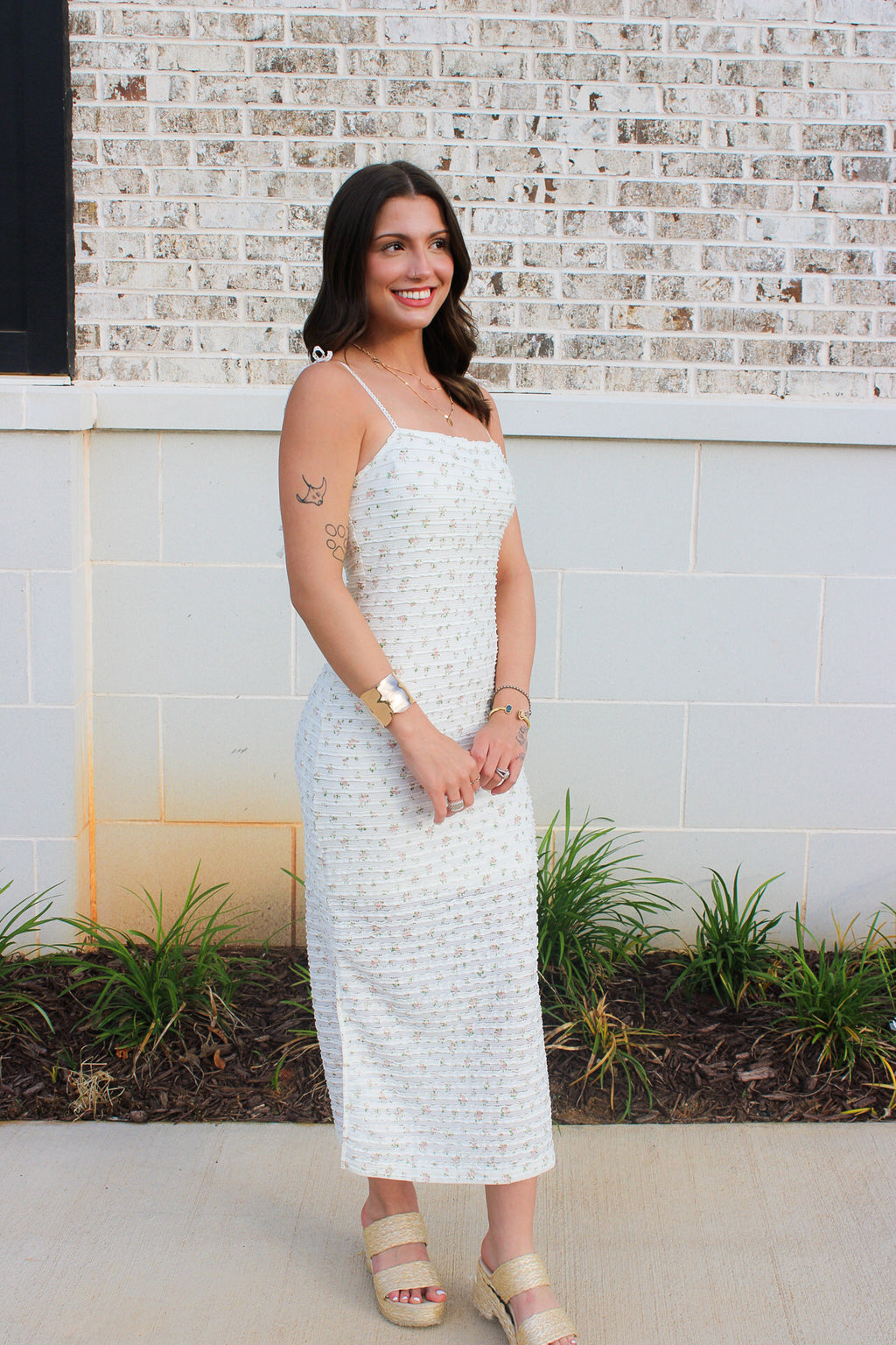 Body-Hugging Stretchy Lace Midi Dress with Side Slits