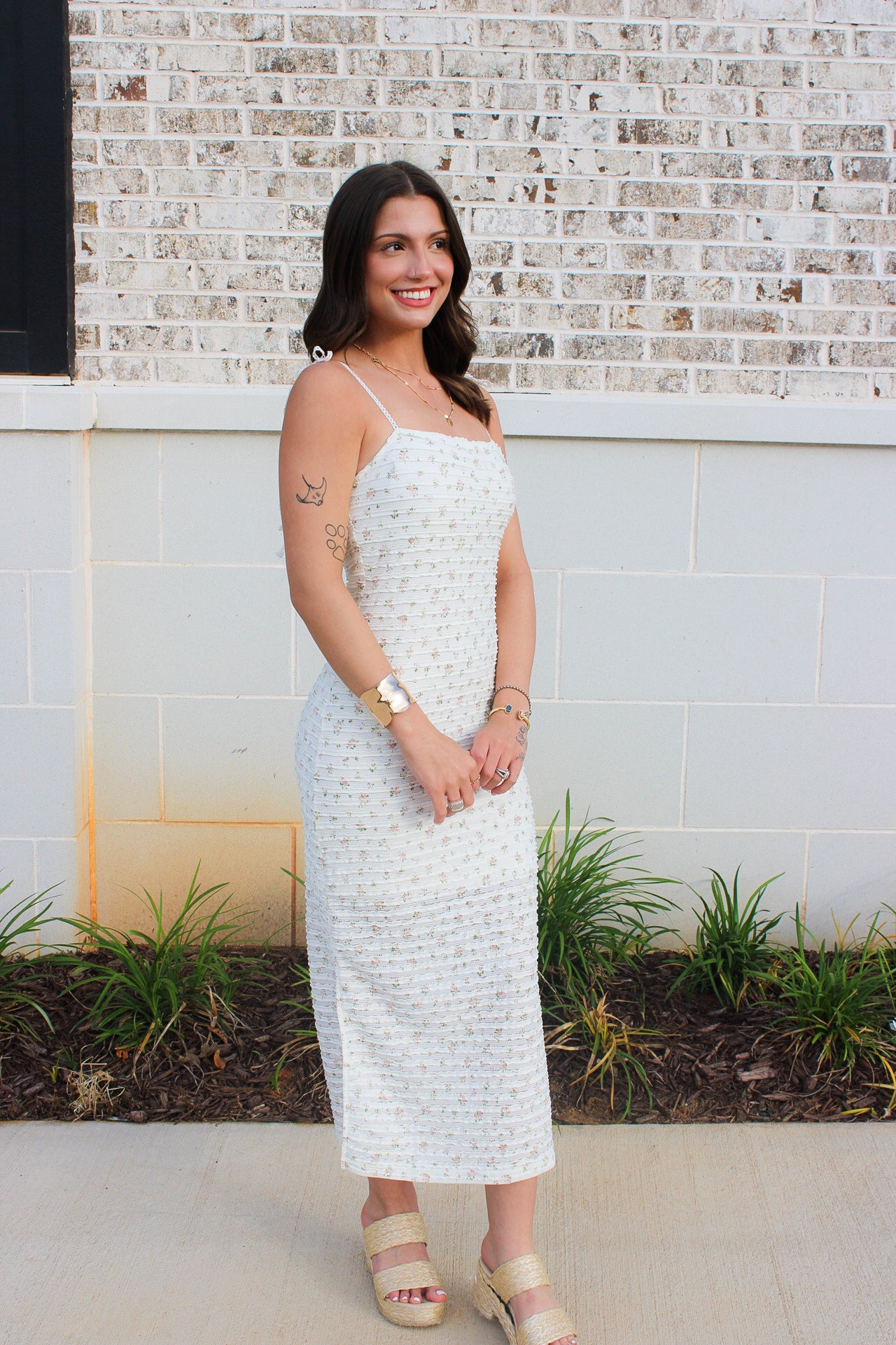 Body-Hugging Stretchy Lace Midi Dress with Side Slits
