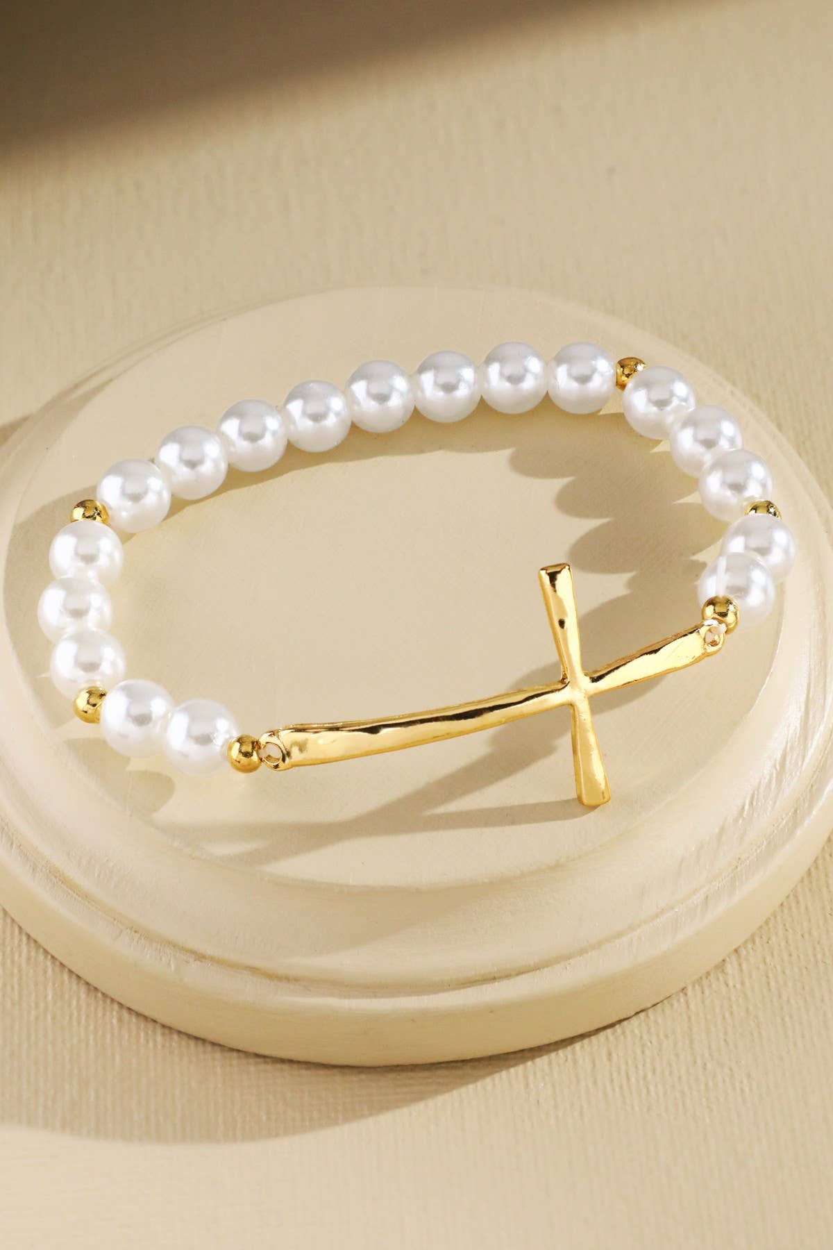 Urbanista - Single Layer Pearl Cross Stretch Bracelet