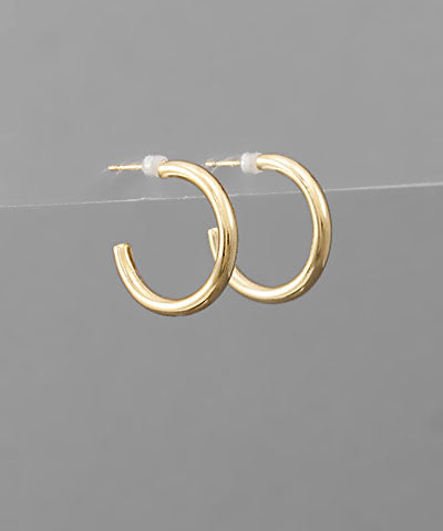Golden 20mm hoop earrings.