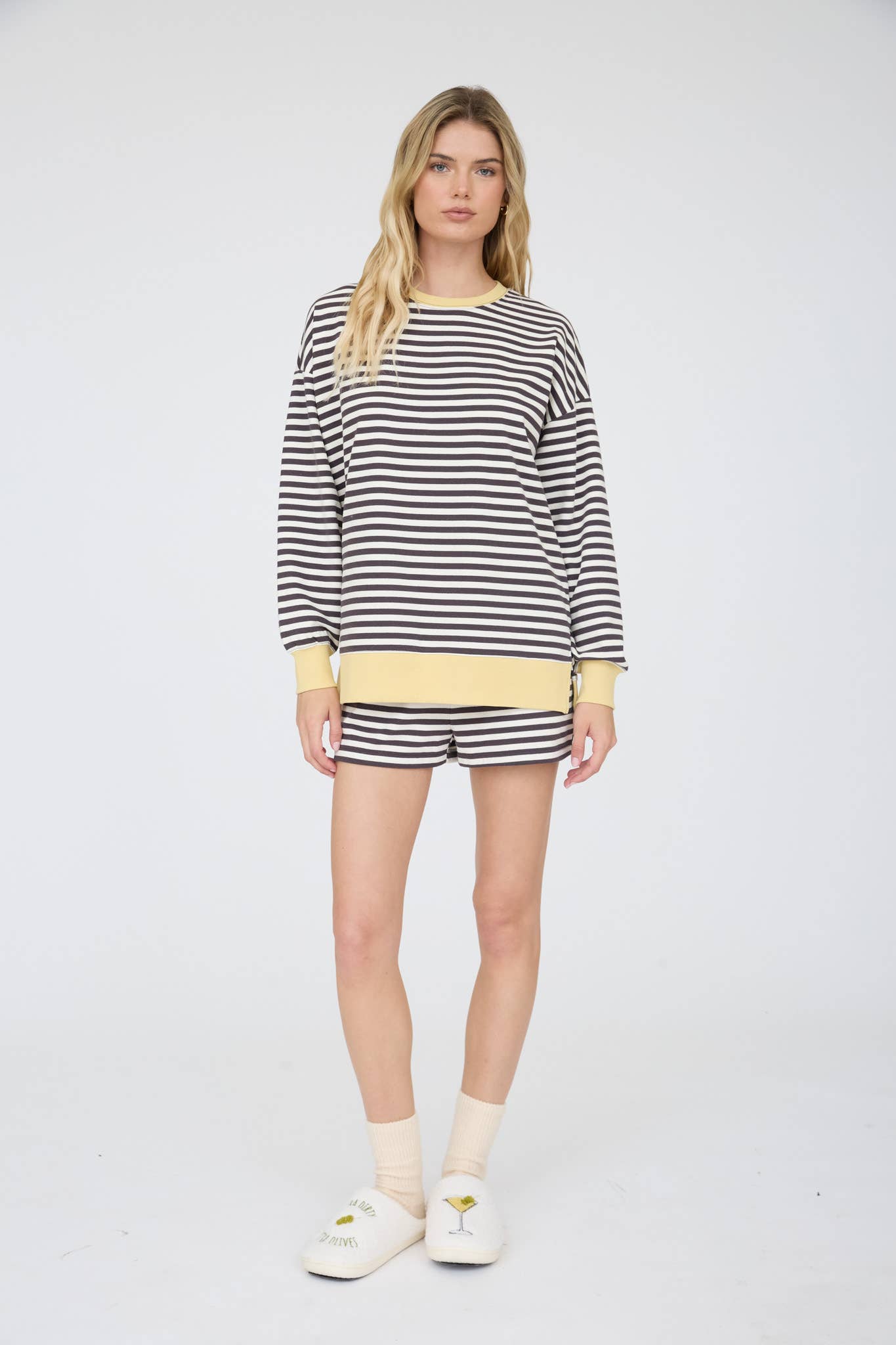 J.O.A - STRIPED BOXY LONG SLEEVE CONTRAST KNIT TOP