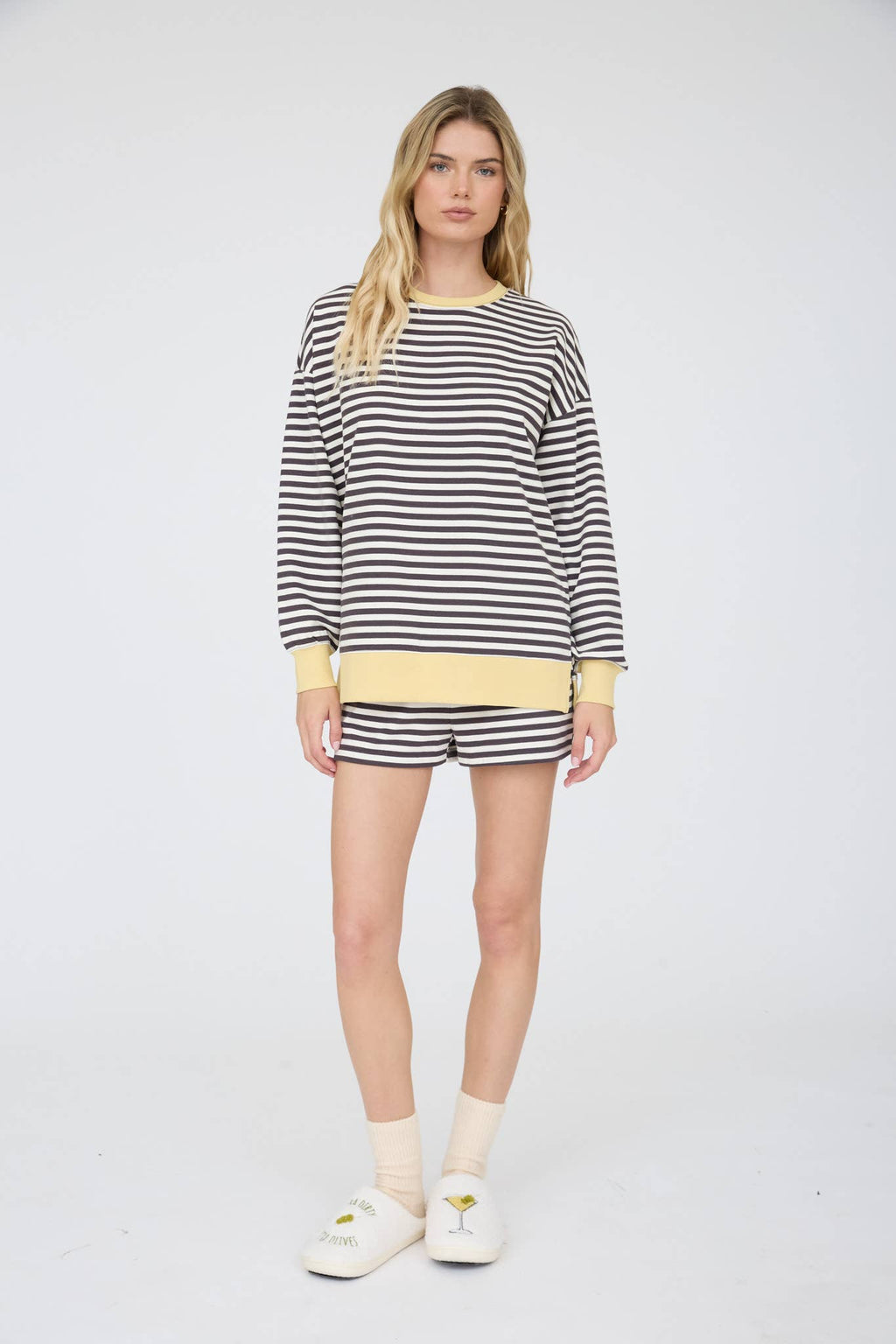 J.O.A - STRIPED CONTRAST RIBBED WAIST KNIT SHORTS