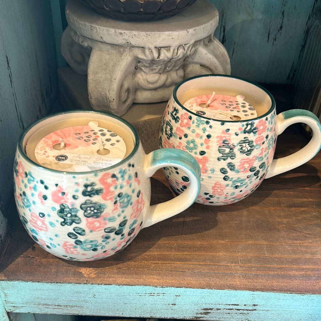 Candle in a usable mug.