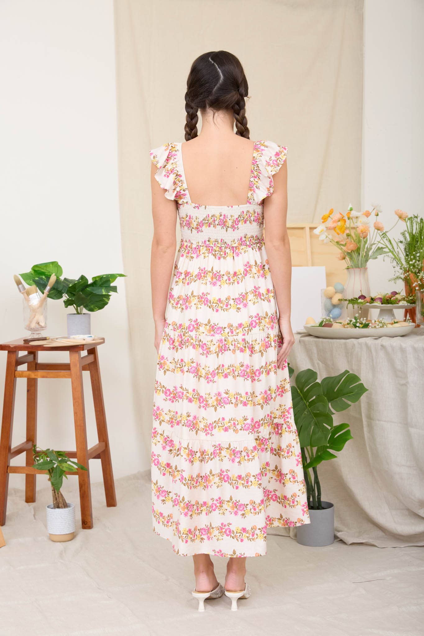 WAVY FLORA PATTERN SLEEVELESS TIERED MIDI DRESS