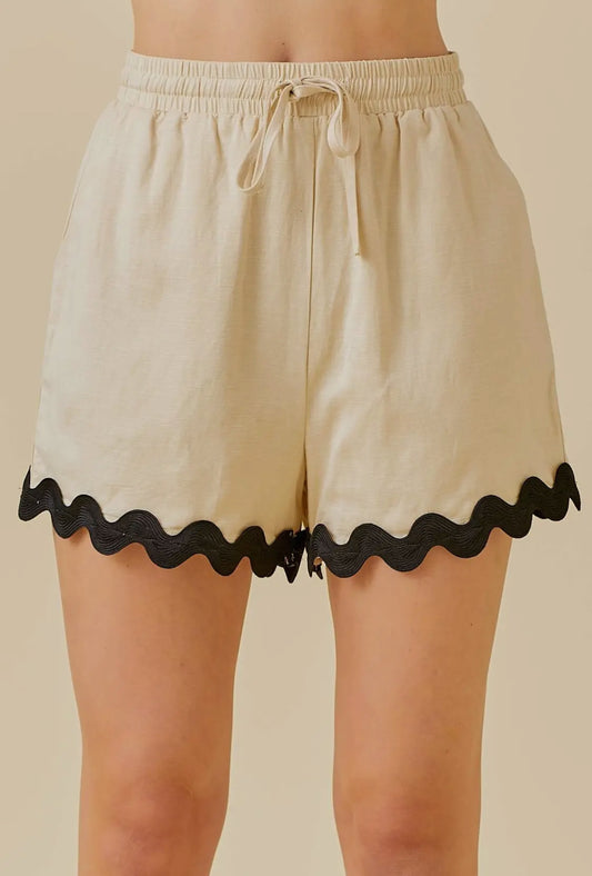 Ric Rac Trim Solid Shorts