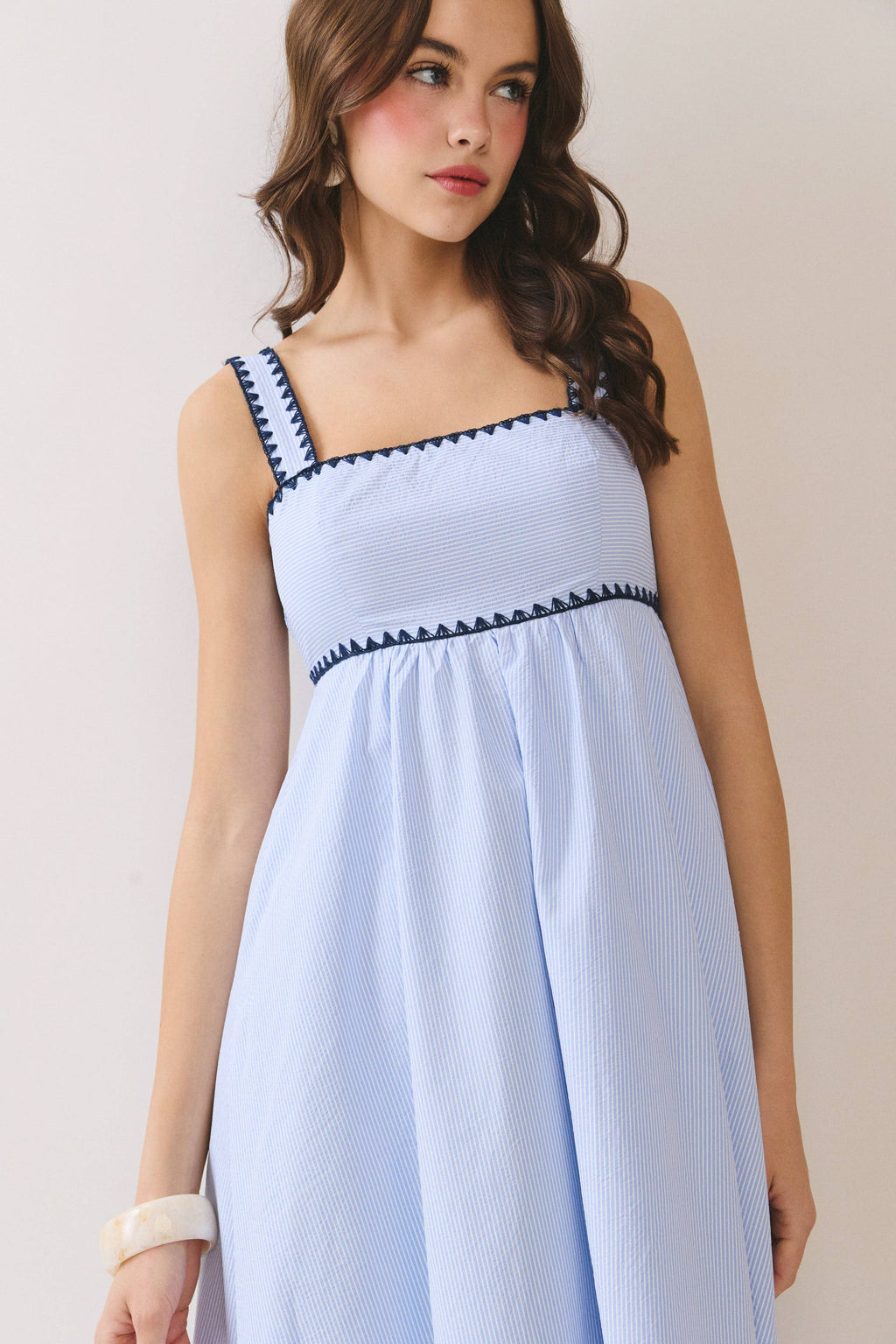 Contrast Trim Detail Empire Waist Midi Dress