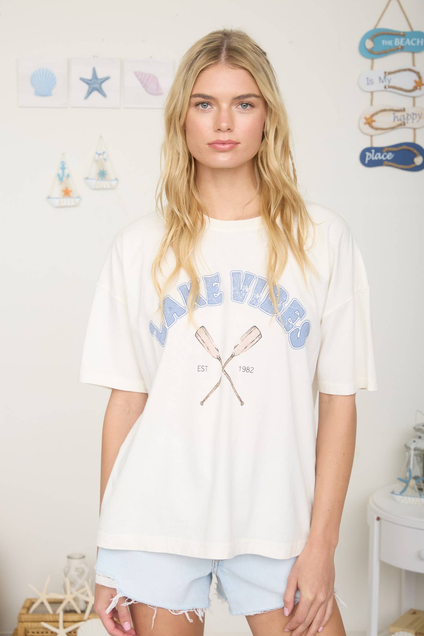 LAKE VIBES SHORT SLEEVE KNIT GRAPHIC T-SHIRT