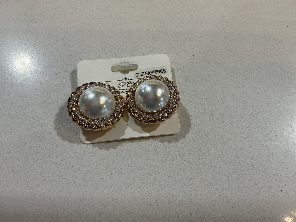 Clip-On Gold/Pearl Earrings