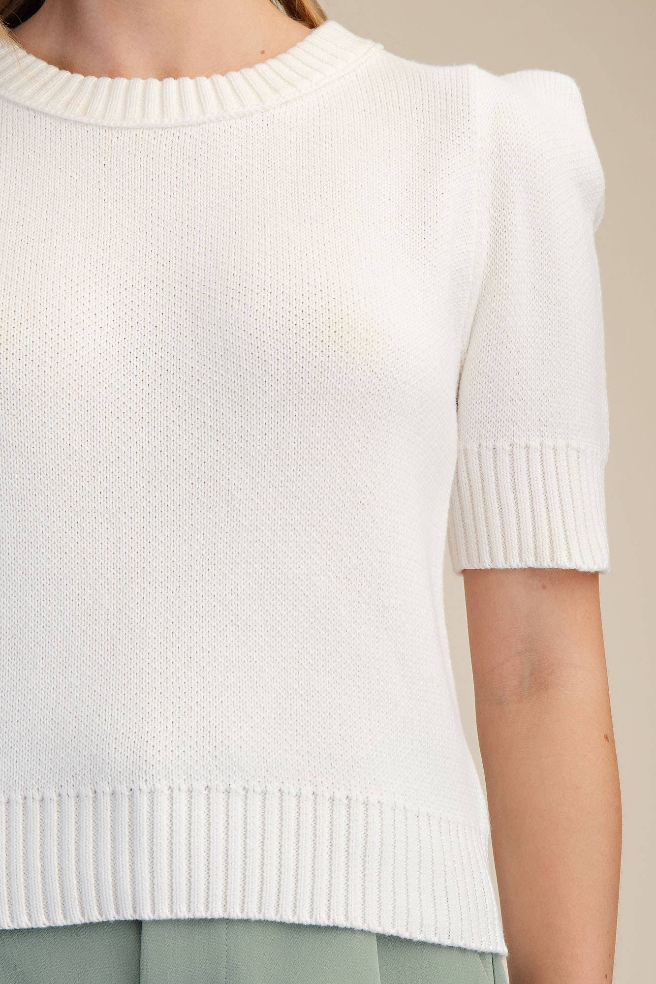 Round Neck Short Sleeve Sweater Knit Top
