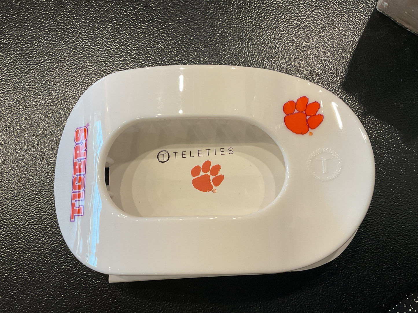 Teleties Collegiate Round Flat Hair clips