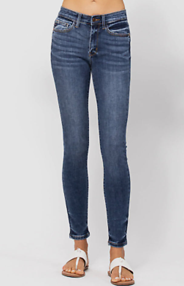 Judy Blue Mid-rise Skinny with Handsanding 82252