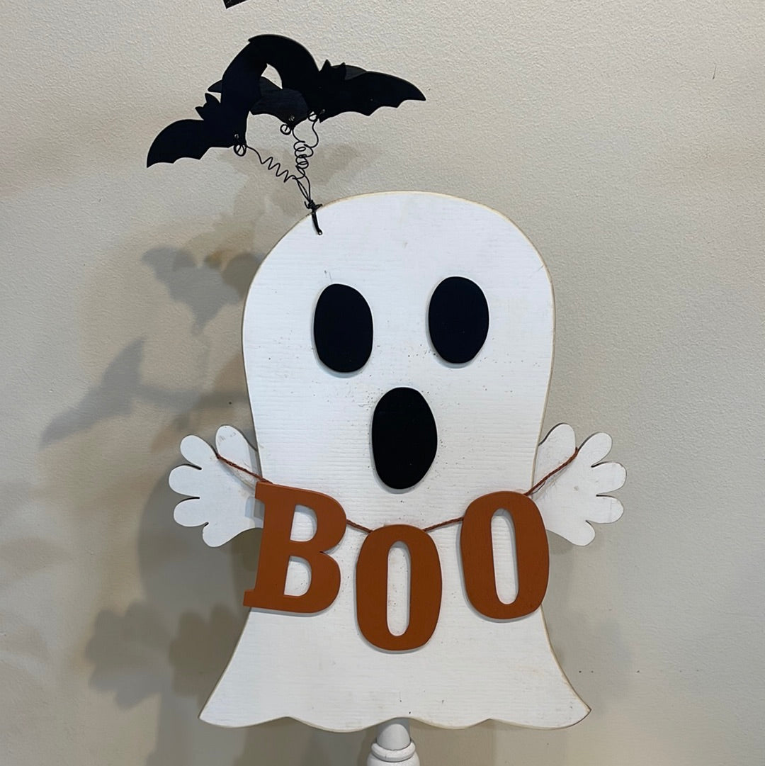 Ghost topper for welcome sign.