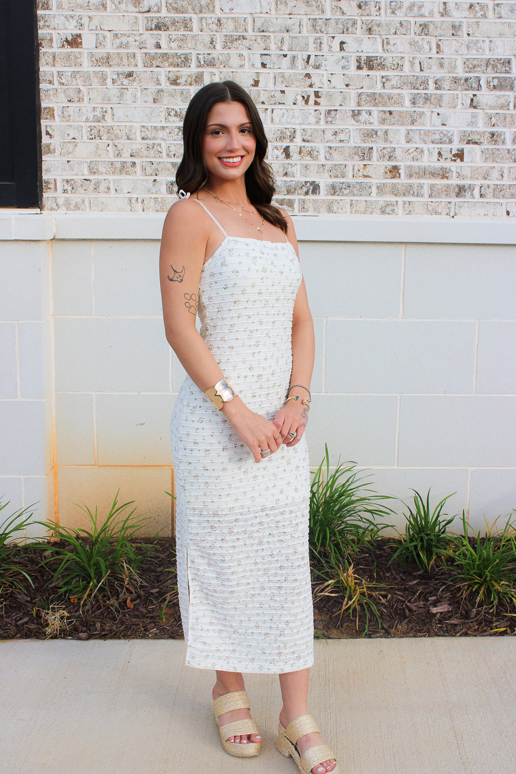 Body-Hugging Stretchy Lace Midi Dress with Side Slits
