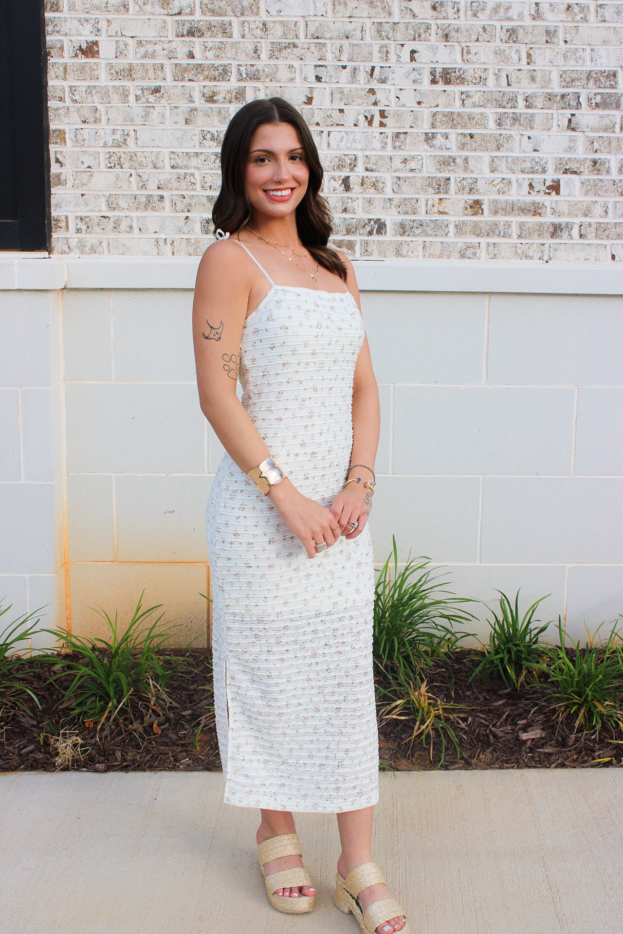 Body-Hugging Stretchy Lace Midi Dress with Side Slits