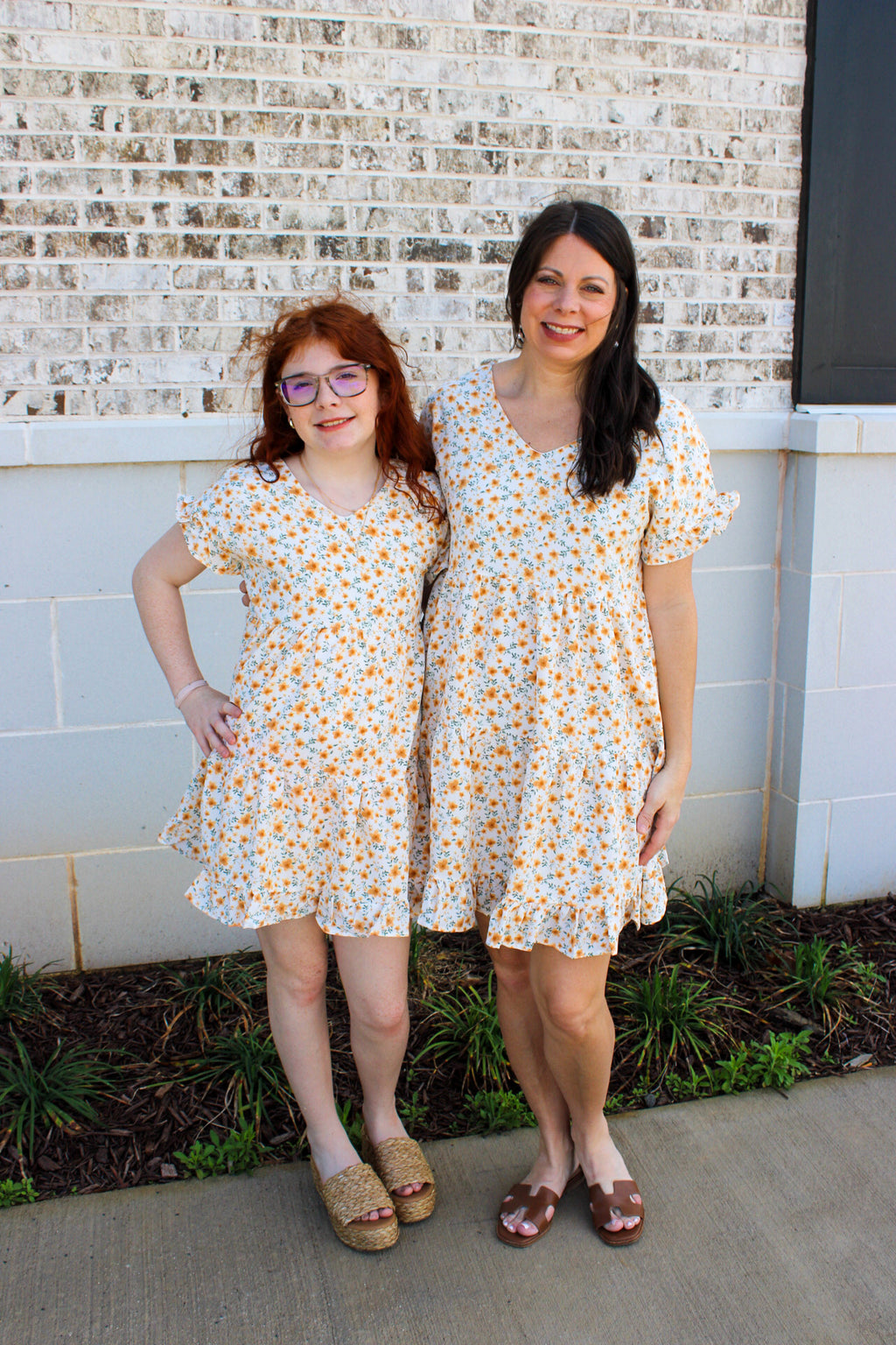 Womens V-Neck Ruffle Short Sleeve Tiered Floral Dress