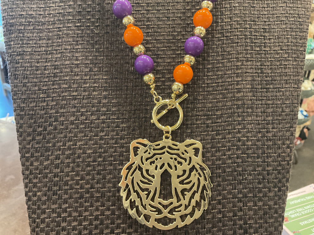Gameday: Acrylic Ball & CCB Necklace