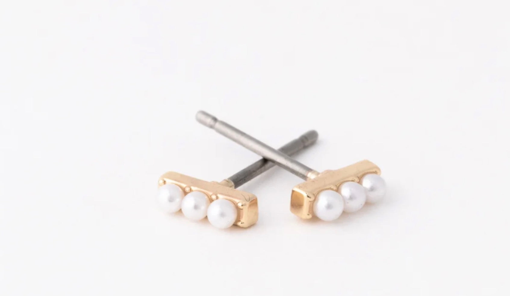 Mindy Pearl Earrings