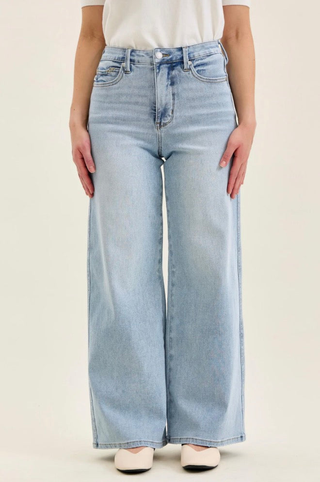 HW Retro Wide w/ Curve Coin Pocket