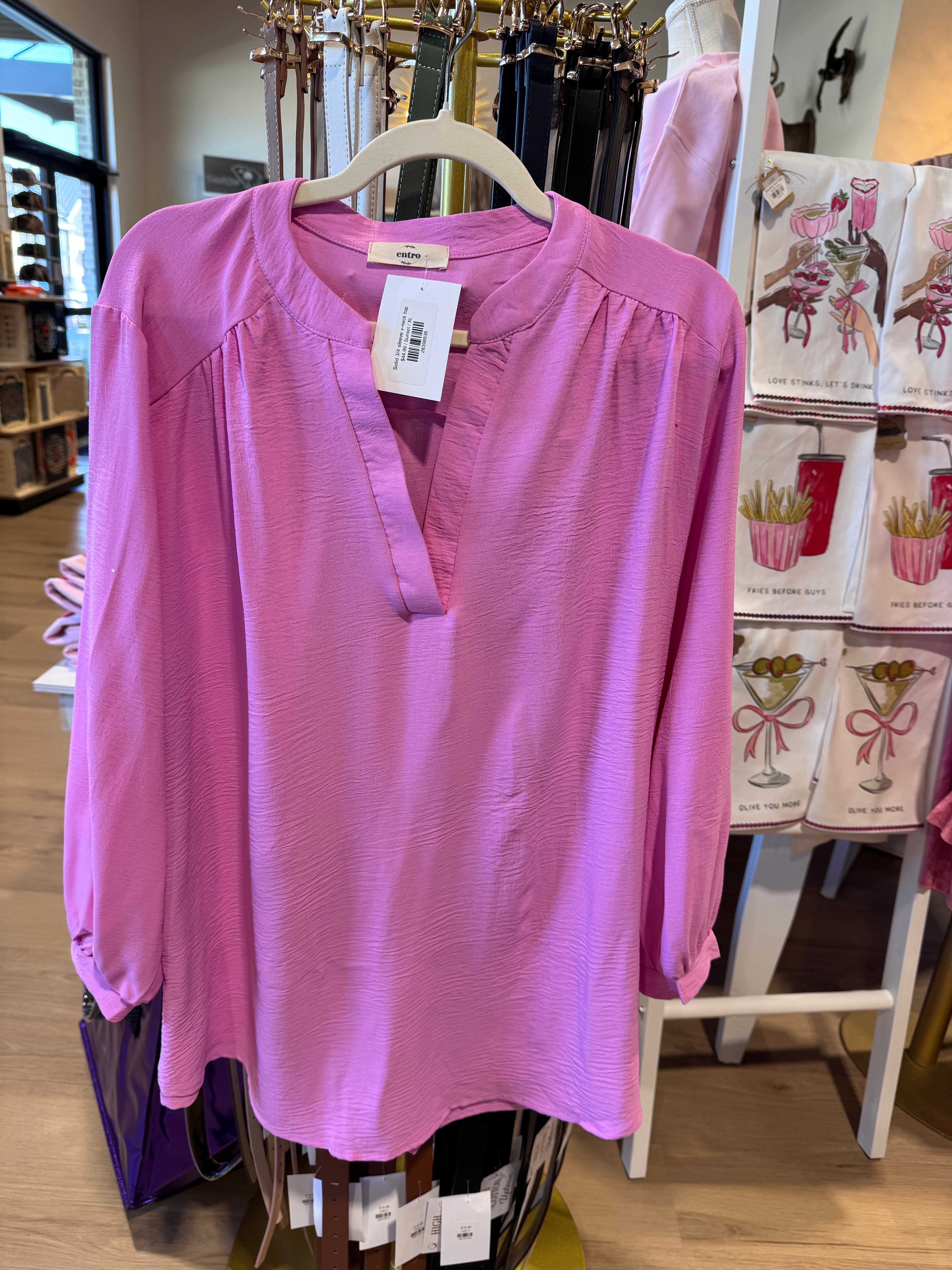Solid 3/4 sleeve v-neck top